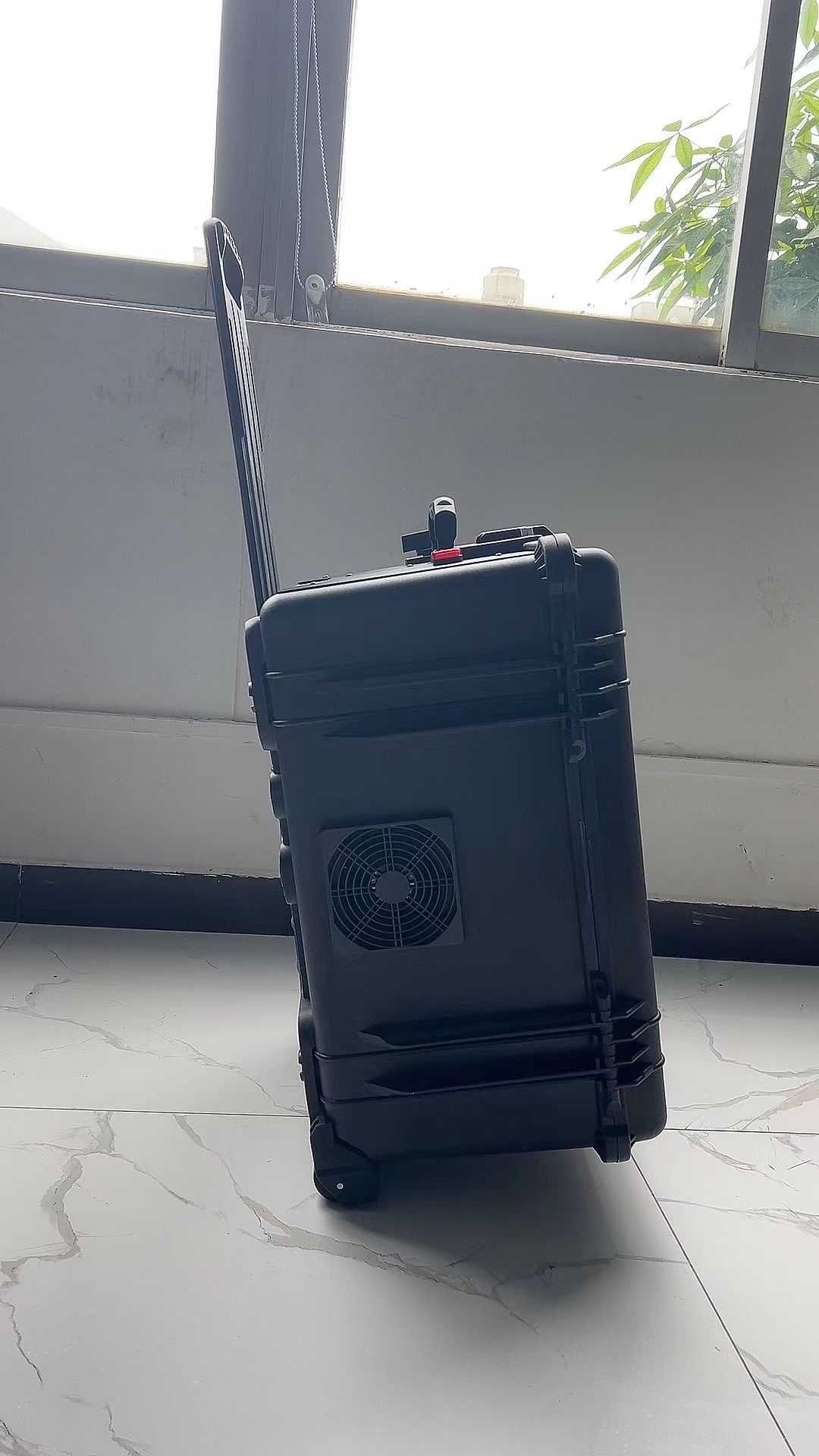 兴隆台手拉箱型移动通信干扰器